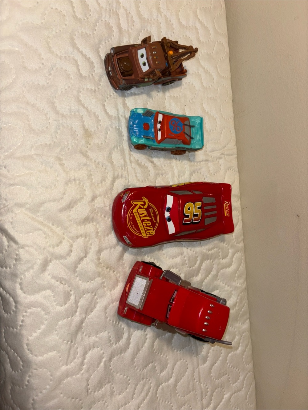 Disney Pixar Cars Lightning McQueen Die-Cast Red Race Car